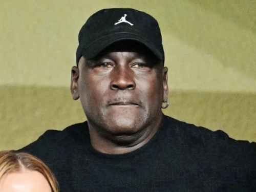 NBA》喬丹「眼白發黃」引發健康疑慮 友人出面澄清：只是老了