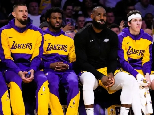 NBA》湖人LeBron 等明星全掛傷號！Bronny先發　湖人81：109拓荒者