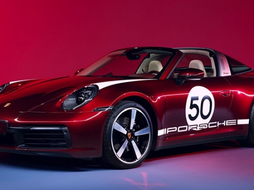 迷幻復古櫻桃紅！限量版 911 Targa 4S Heritage Design 真的太騷...完美復刻50年代跑車性感要素