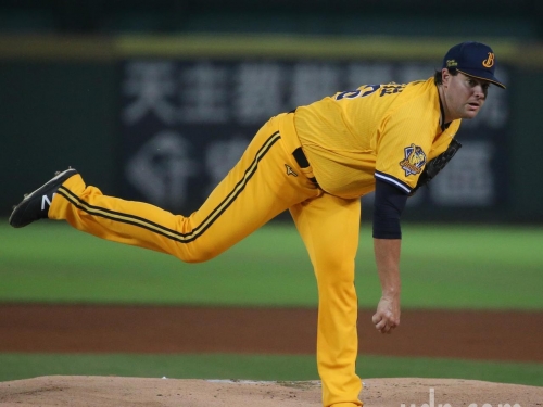 中職／紐維拉6局無失分+老將2轟 兄弟9：3勝猿