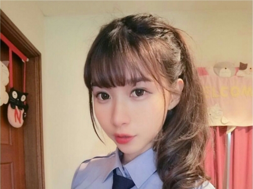 神正！網瘋傳「台灣美乳女警」臉書緊急關閉！制服裡的「可愛車頭燈」讓人受不了...