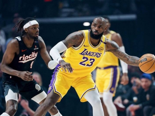 NBA》東契奇沒打就贏！詹姆斯轟40分 湖人打敗拓荒者