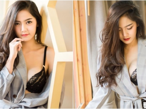 「氣質甜美奶妹」好豪放！大衣下沒穿只剩性感內衣！火辣身材藏不住啊！