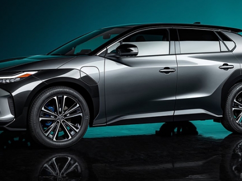 真正的平價純電休旅？Toyota X Subaru 共同開發電動概念車「bZ4X」發表！