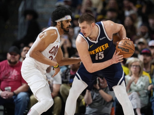 NBA》小丑帶傷三節大三元 金塊成西部首支季後賽球隊