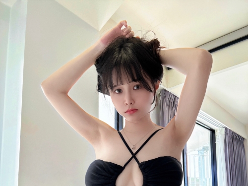 老師穿這樣可以嗎？巨乳高中教師上班包緊緊，下班大解放