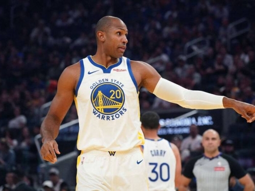 NBA熱身賽》首戰高命中率令他興奮 柯瑞不忘盛讚新隊友哈佛德