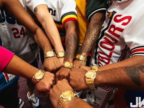 霸氣！火星人Bruno Mars自掏腰包訂製Audemars Piguet 18K金腕錶贈送樂團全員