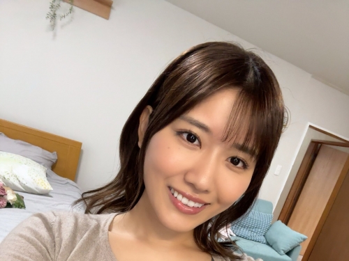 豐臀美腿的碧池教師「神宮寺ナオ」，騎在廢物學生臉上逼他口交