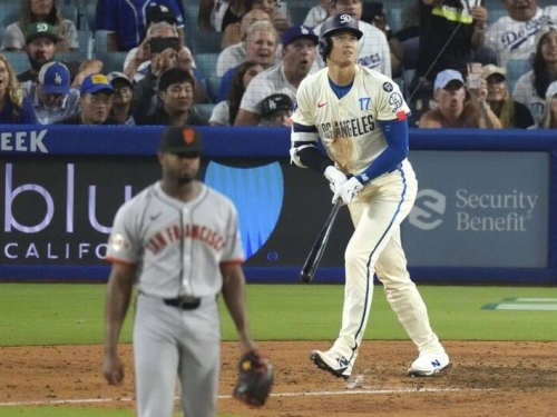 MLB》搶大谷第53轟球還被砸到頭！幸運球迷超激動：難以置信的存在