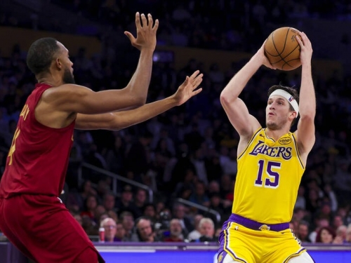 NBA》湖人第三巨頭？里維斯35分準大三元 近期手感火燙寫紀錄