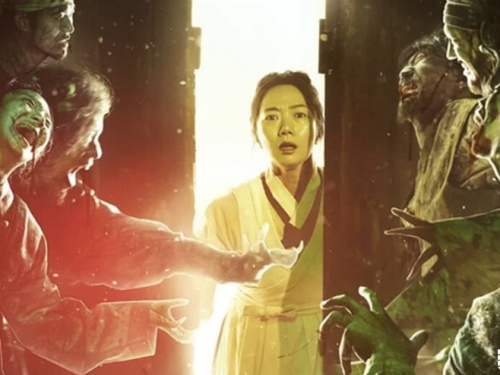 過年追了沒？Netflix原創韓國殭屍史劇《李屍朝鮮》幕後花絮大揭密 訓練殭屍原來這麼難！