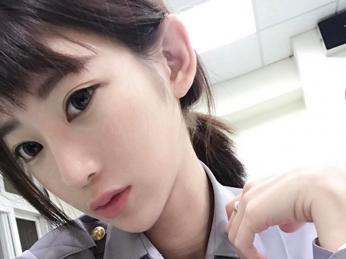 願意被她抓走！桃園「正妹女警」好甜美　制服底下隱藏火辣身材！