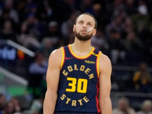 NBA》Curry低迷僅得14分！太陽130：105大勝勇士　三巨頭合砍71分