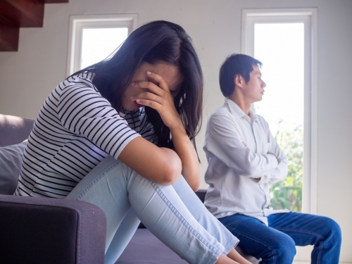母親、妻子和女兒落海會救哪2人？尪1回答 她崩潰痛哭