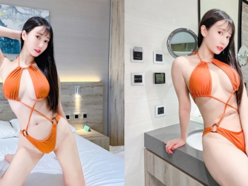 童顏巨乳女神「Yvie又又」曬連身泳裝照　中路大開罩不住奶球