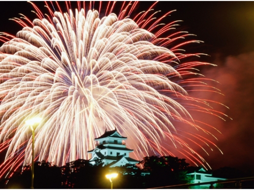 煙花、海風、撈金魚！「日本三大祭典」帶你抓住夏末的尾巴