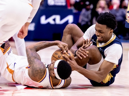 NBA》鵜鶘再遭重擊！防守大鎖瓊斯右肩關節唇撕裂將無限期缺陣