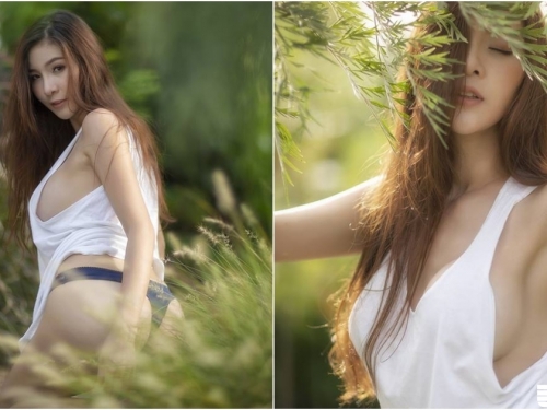 戶外偷露小屁屁！「美臀正妹」草叢大解放，「飽滿美胸」直接從背心側露啊！