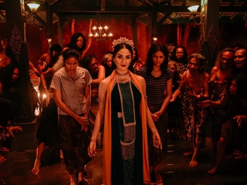 「真蛇」演出！印尼恐怖電影《鬼舞村2：詛咒起源》北美搶先上映　6 天破百萬觀看！
