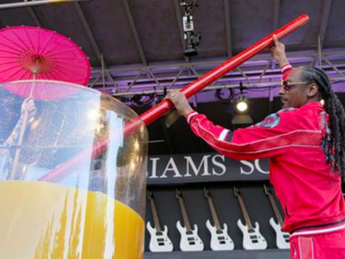 史上最ㄎㄧㄤ！Snoop Dogg打破紀錄調出「世界最大杯雞尾酒」 官方頒發獎狀以茲紀念！？