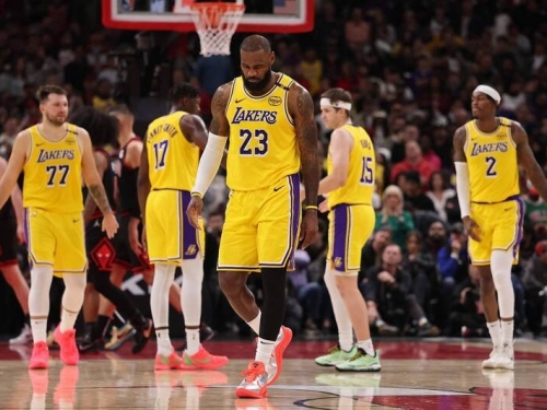 NBA》詹皇防守瑕疵又失誤搞砸勝利！ 東契奇苦嘆：這樣輸球很難受...