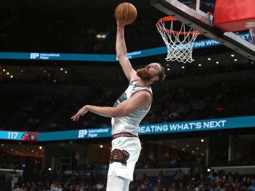 NBA》溜馬震撼放走10年主力禁區！向灰熊交易來216公分優質高砲塔