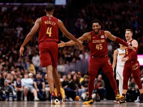 NBA》騎士火力強攻摧毀金塊 連4戰20+三分球創紀錄