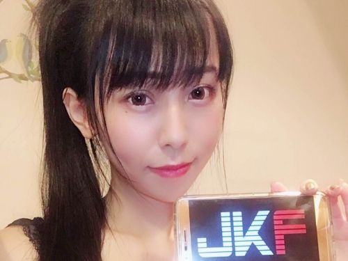 危險嫩乳俏女僕－星諠