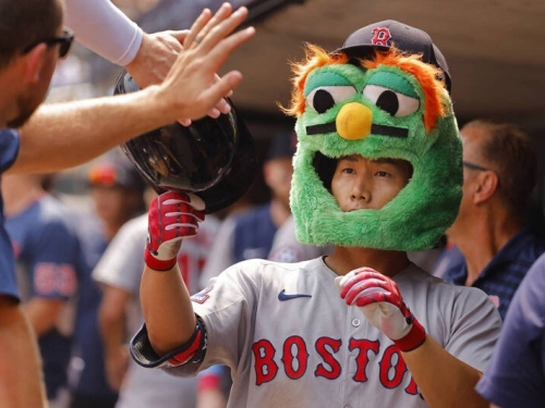MLB》砲轟火箭人之子！ 吉田正尚首轟出爐率紅襪13：1痛宰雙城
