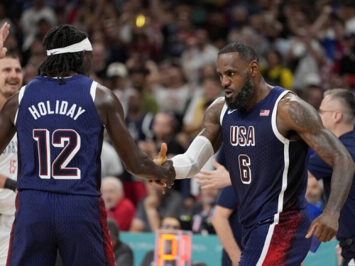 奧運男籃》無解KD＋詹姆斯準大三元！美國隊痛宰塞爾維亞奪首勝