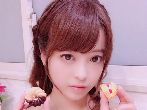 不要只關注三上！HONEY POPCORN團員「桜もこ」是甜美萌妹　穿上制服沒有違和感