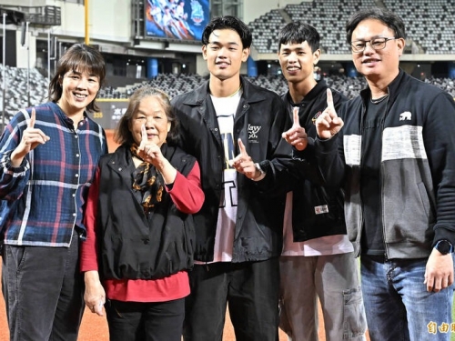 中職》為了見證曹祐齊完美勝投 老爸曹竣崵超級瘋狂
