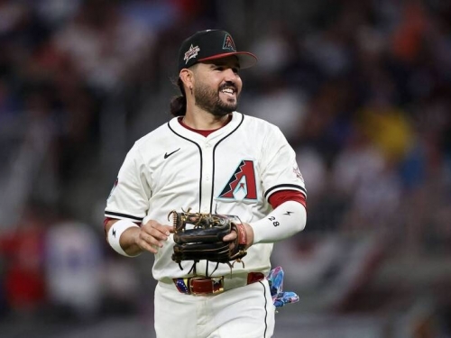 MLB》陷入交易謠言又被球吻 響尾蛇三壘重砲傷勢狀況曝光