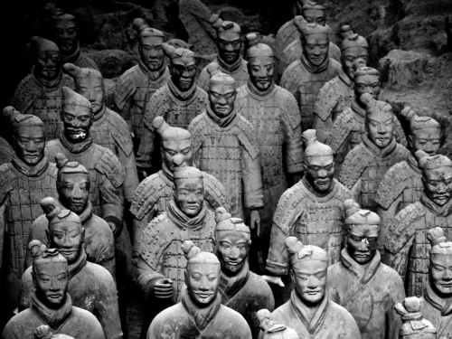滅六國統一天下 強大的秦朝為何短命？