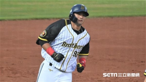 中職／4轟灌倒猿 中信5連勝穩王座