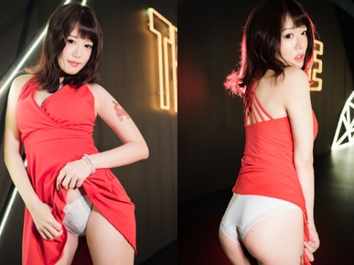 Sexy Body！「殿堂級女神」挑逗技滿點 「擠乳露臀」直球狂殺超吸睛