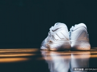 外型、機能一次兼顧！adidas 低筒戰靴 Crazylight 2016 系列搶眼亮相