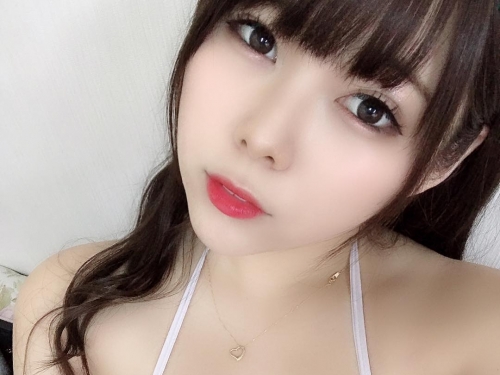 巨乳妹子「結城ちか」帶著G級肉彈闖夏威夷海灘　引起陣陣乳海嘯！