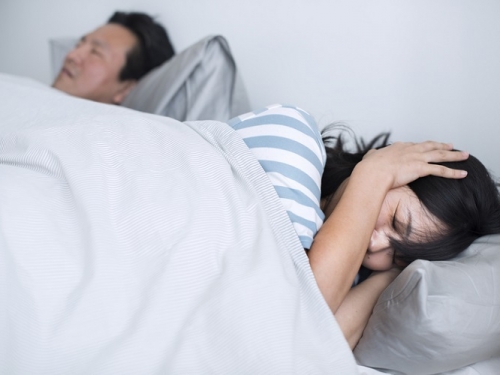 做愛後頭痛小心是致命警訊！ 「意想不到特點」 愛特殊體位注意