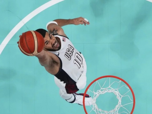 奧運籃球》首戰坐板等凳不怨教練 泰托姆學習換位思考