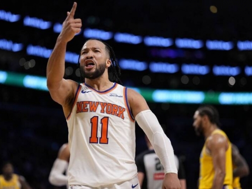 NBA》對湖人狂砍39分力戰到最後一刻倒下！尼克明星後衛要缺陣了