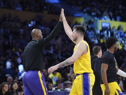 NBA／詹皇紀錄夜與唐西奇同場30+分 湖人輕取鵜鶘奪7連勝