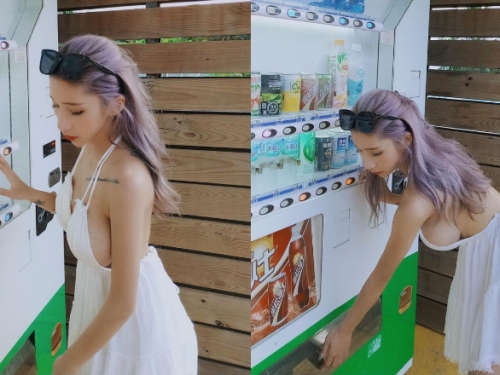 想消暑反而慾火焚身！巨乳小隻馬「蕭晴」彎腰拿飲料露出渾圓側乳