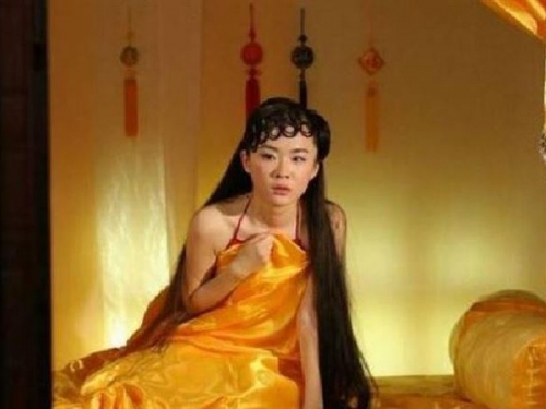 不被皇上寵幸的宮女寂寞想「啪啪」怎麼辦？沒想到竟是靠他