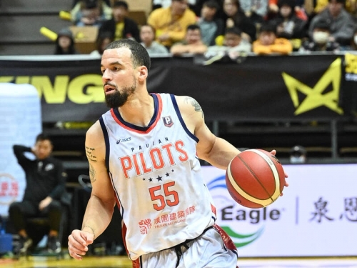 PLG》終究會進！塔克飆進超前三分彈 領航猿OT逆轉鋼鐵人