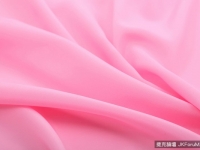 粉紅色的蘭花螳螂，綠葉上就露餡啦
