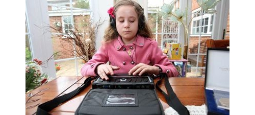 10歲盲女精通4國語言 擔任歐洲議會口譯員