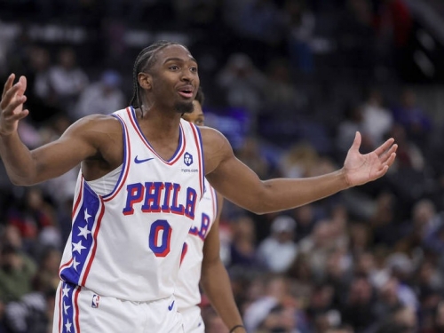 NBA》195億三巨頭合體好難！ 七六人開季最操勞球星受傷了