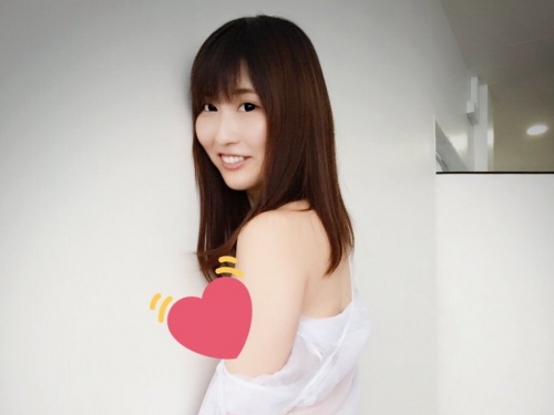 涉世未深「美乳書呆子」初次AV嘗試！鏡頭下「羞澀模樣」讓人邪惡…她才20歲！